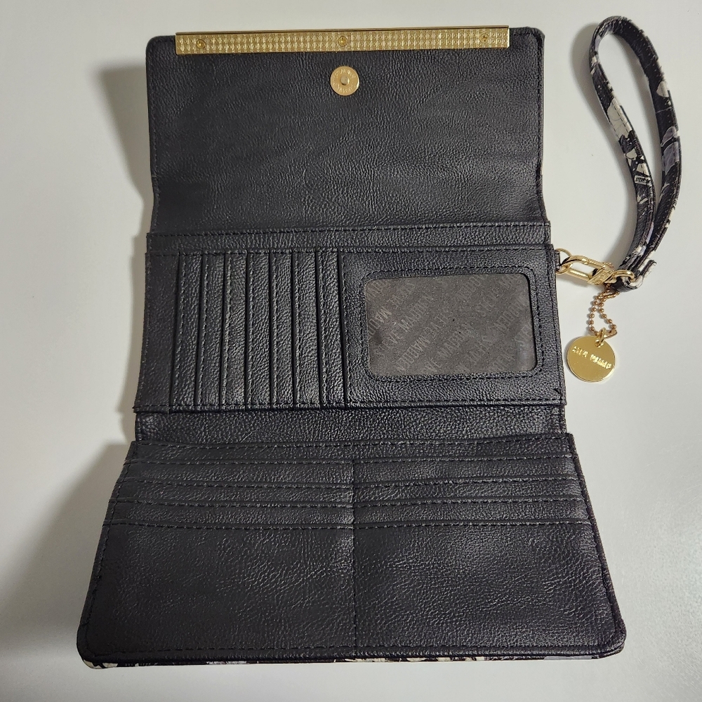 Steve Madden Black, White & Grey Flowered Wallet With Gold Hardware - Picture 5 of 9
